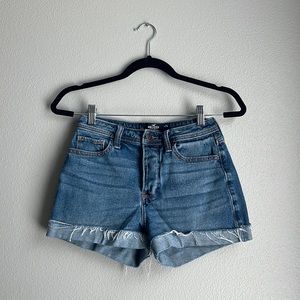 Hollister High-Rise Mom Short 3”
